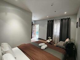 Birdwatchers Poolside Hotel Panglao