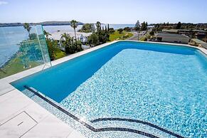 Elegant 2-bed Apartment With Stunning Views