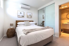 Elegant 2-bed Apartment With Stunning Views