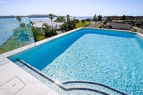 Elegant 2-bed Apartment With Stunning Views