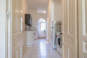Comfy 2BR Apt Long Stay Matzleinsdorfer
