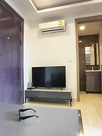 Luxurious Pattaya Apartment With Pool Access