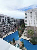 Luxurious Pattaya Apartment With Pool Access