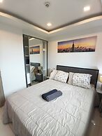 Luxurious Pattaya Apartment With Pool Access