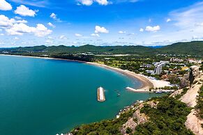 Beachfront Studio Condo-Seaview BW1