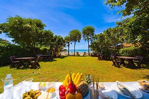 Beachfront Studio Condo-Seaview BW1