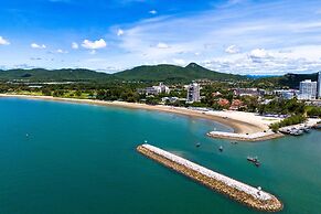 Beachfront Studio Condo-Seaview BW1