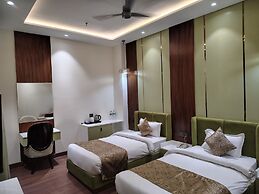 THE HOLY AWADH HOTEL