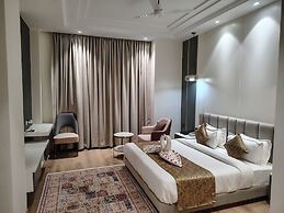 THE HOLY AWADH HOTEL