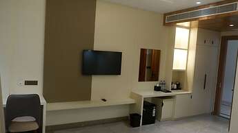 THE HOLY AWADH HOTEL