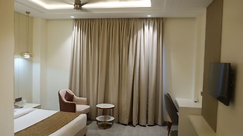 THE HOLY AWADH HOTEL