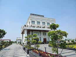 THE HOLY AWADH HOTEL