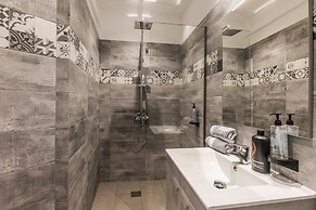 Noima Luxury Suites