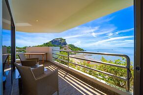 Beachfront 2 bed Condo with Seaview BW2