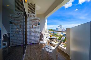 Beachfront 2 bed Condo with Seaview BW2