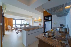 Beachfront 2 bed Condo with Seaview BW2