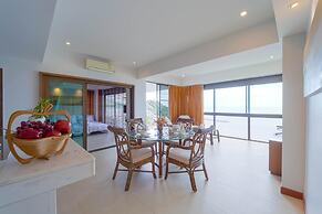 Beachfront 2 bed Condo with Seaview BW2