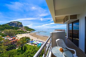 Beachfront 2 bed Condo with Seaview BW2