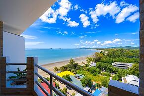 Beachfront 2 bed Condo with Seaview BW2