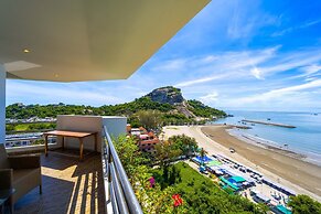 Beachfront 2 bed Condo with Seaview BW2