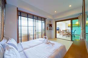 Beachfront 2 bed Condo with Seaview BW2