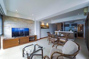 Beachfront 2 bed Condo with Seaview BW2