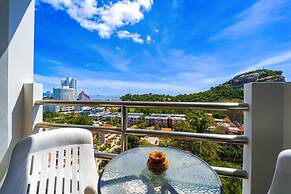 Beachfront 2 bed Condo with Seaview BW2
