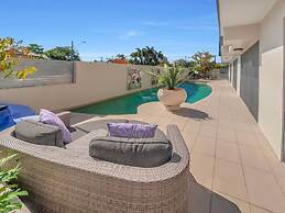 Cairns North 4-bed With Outdoor Dining & Pool