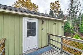 Forest-view Hideaway 3 Mi to Sugarloaf Mountain!