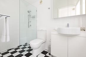 Explore Sydney Staying in Perfect Located Studio