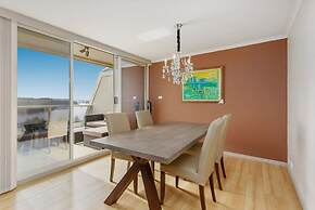 2-bed Unit With Balcony, BBQ & Stunning Lake Views