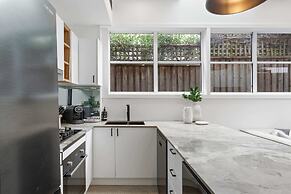 Charming 3-bed Cottage With a Courtyard