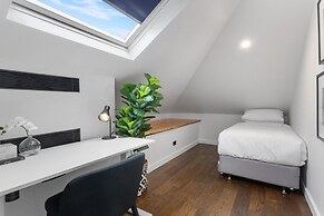 Charming 3-bed Cottage With a Courtyard