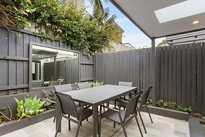 Charming 3-bed Cottage With a Courtyard