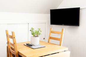 Woolwich Studio Bliss, Private Oasis by the Water