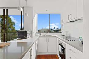 Prime Location 2-bed Apartment With Parking