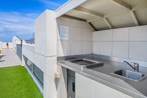 Beachside Paradise - Ocean Views, Central Position