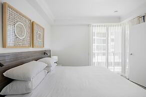 Beachside 2-bed With Pools, Gym, BBQ and Parking