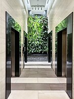Brisbane CBD Stay With Pool & Gym Access
