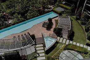Center 1-bed With Gym, BBQ and Stunning Views