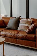 Center 1-bed With Gym, BBQ and Stunning Views