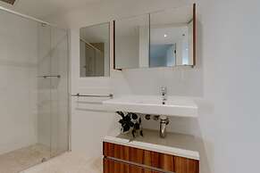 Center 1-bed With Gym, BBQ and Stunning Views