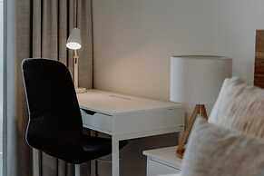 Center 1-bed With Gym, BBQ and Stunning Views