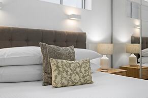 Chic 2-bed Apartment & 5 Minutes Walk to Qpac