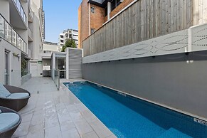 Chic 2-bed Apartment & 5 Minutes Walk to Qpac