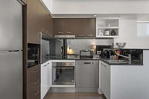 Chic 2-bed Apartment & 5 Minutes Walk to Qpac