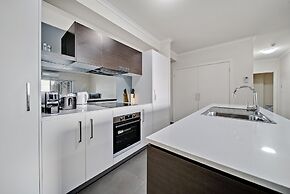 Comfy 2-bed Near the Lake With Secure Parking