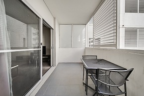 Comfy 2-bed Near the Lake With Secure Parking
