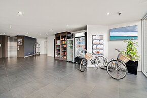 Comfy 2-bed Near the Lake With Secure Parking