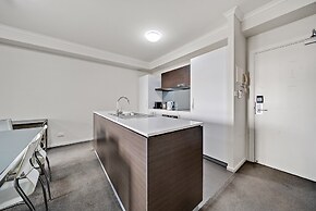 Comfy 2-bed Near the Lake With Secure Parking